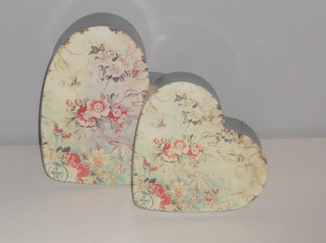 Image 2 of Pair Heart Shaped Floral Shabby Chic Storage Tins