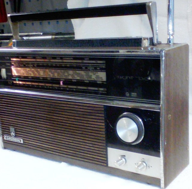 Preview of the first image of GRUNDIG YACHT BOY 210 AM/FM/SW/LW Radio.