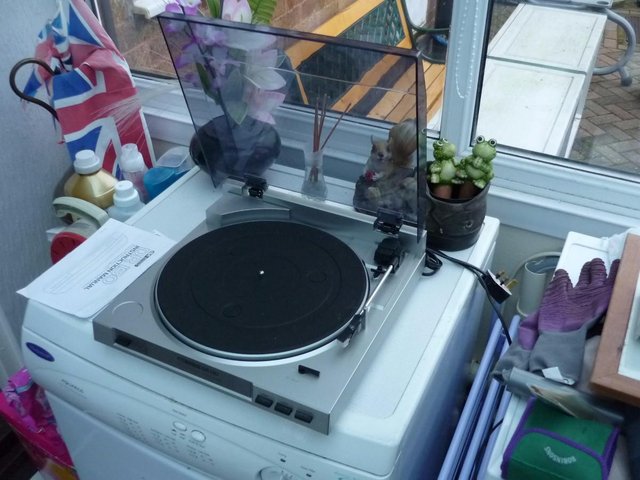 Preview of the first image of Acoustic Solutions DR 130 turntable.