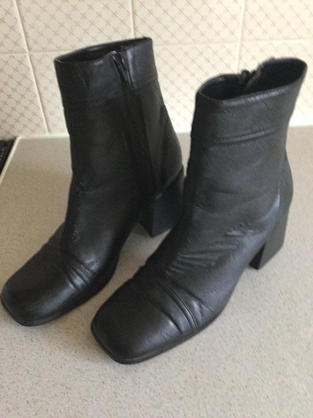 Preview of the first image of LADIES BLACK BOOTS..