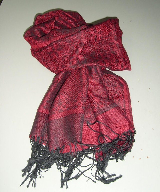 Preview of the first image of Red Pashmina & Silk Scarf – NEW/UNUSED.