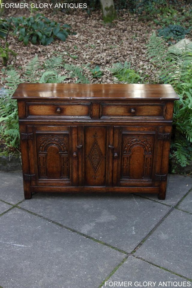 Image 13 of A TITCHMARSH & GOODWIN OAK DRESSER BASE SIDEBOARD HALL TABLE