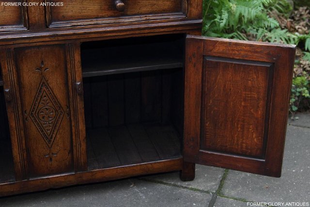 Image 14 of A TITCHMARSH & GOODWIN OAK DRESSER BASE SIDEBOARD HALL TABLE