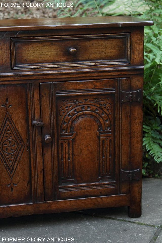 Image 27 of A TITCHMARSH & GOODWIN OAK DRESSER BASE SIDEBOARD HALL TABLE