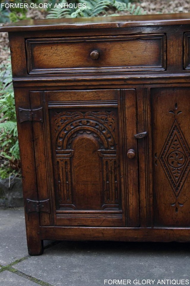 Image 34 of A TITCHMARSH & GOODWIN OAK DRESSER BASE SIDEBOARD HALL TABLE