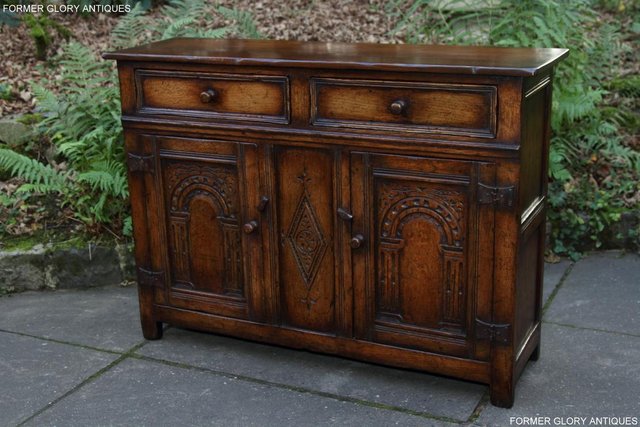 Image 47 of A TITCHMARSH & GOODWIN OAK DRESSER BASE SIDEBOARD HALL TABLE