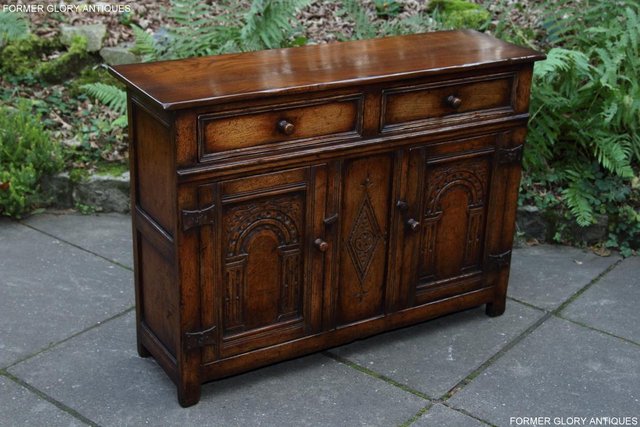 Image 69 of A TITCHMARSH & GOODWIN OAK DRESSER BASE SIDEBOARD HALL TABLE