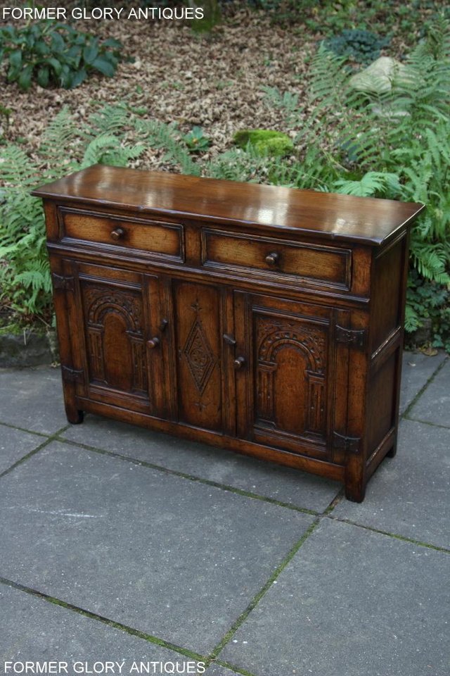 Image 75 of A TITCHMARSH & GOODWIN OAK DRESSER BASE SIDEBOARD HALL TABLE