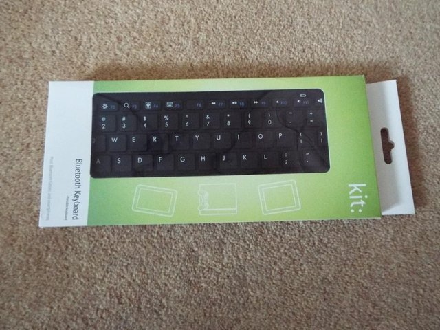 Preview of the first image of kit Bluetooth portable keyboard.