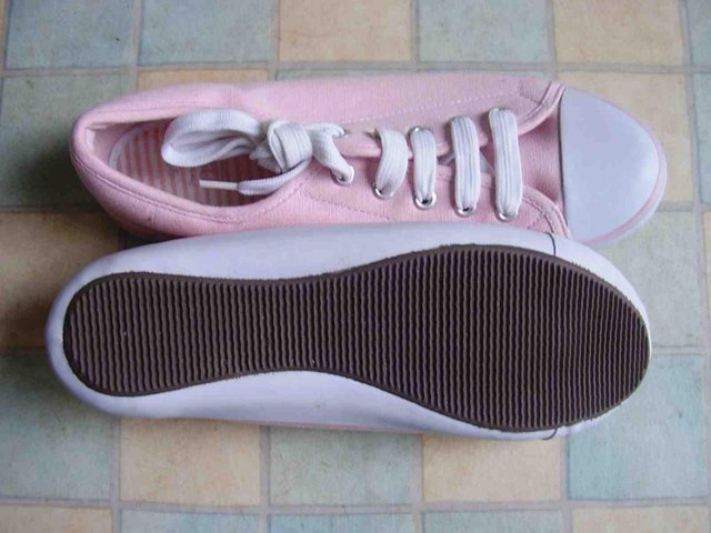 Preview of the first image of Pink canvas plimsolls size 6 TU (Sainsbury's).