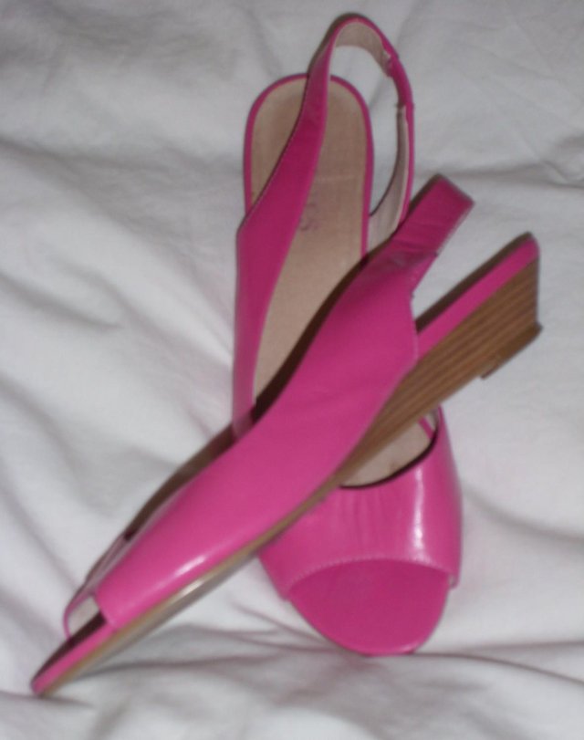 Image 2 of Jones Pink Leather Sandals – Size 5/38