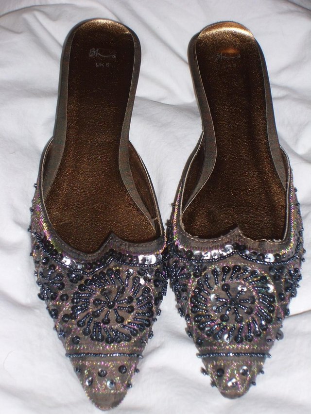 Preview of the first image of BHS Beaded Grey Shoes – Size 5/38.