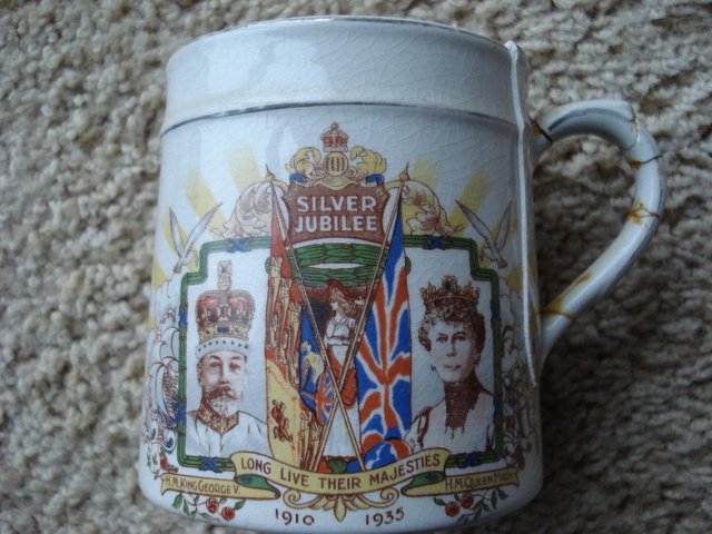 Image 3 of ANTIQUE KING GEORGE V QUEEN MARY SILVER JUBILEE 1910-35 MUG