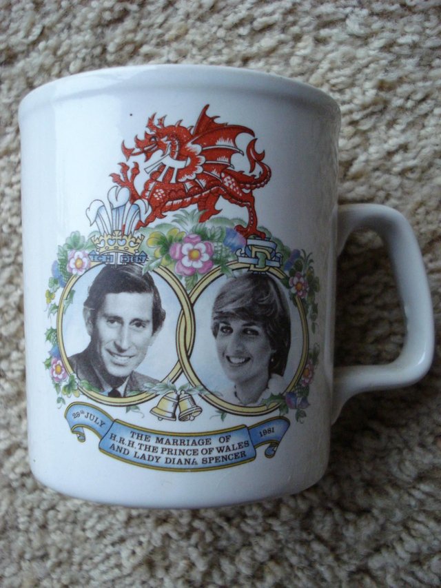 Preview of the first image of ANTIQUE MUG OF PRINCE CHARLES & LADY DIANA WEDDING 1981.