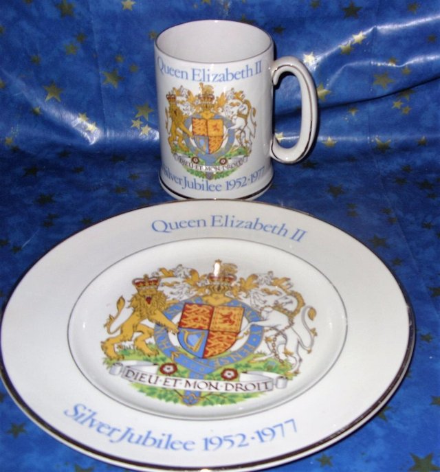 Image 2 of Queen Elizabeth II Silver Jubilee Tankard mug matching Plate