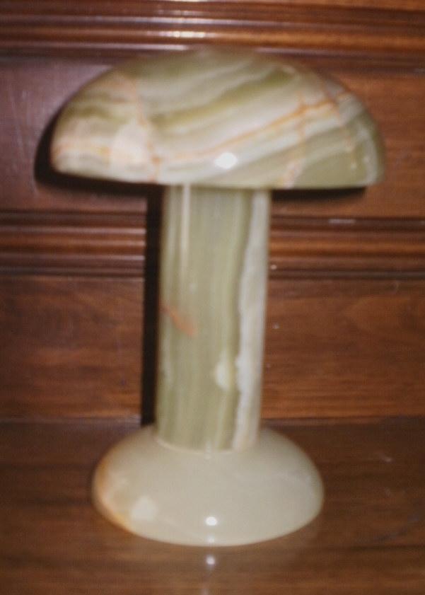 Preview of the first image of Green Onyx Mushroom ornament.