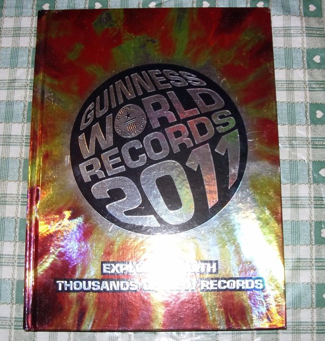 Image 2 of collection Reference books Guinness World Records 2011,2009