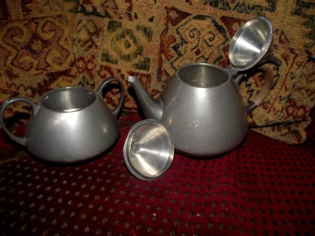 Image 3 of Vintage Pewter KDM teapot with matching sugar bowl.
