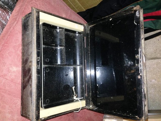 Image 3 of Lockable document or deed box or cash box