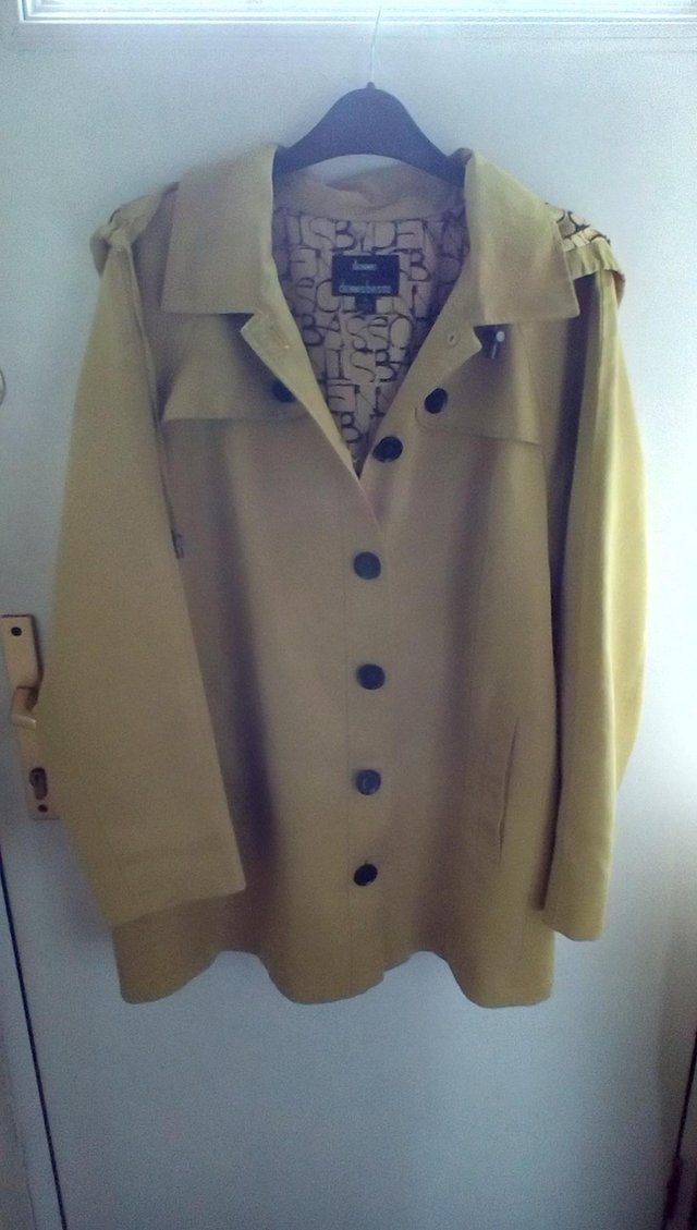 Preview of the first image of Ladies Dennis basso coat.