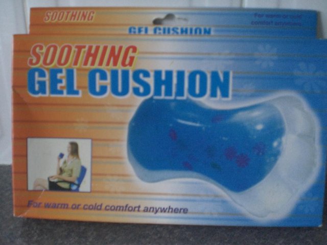 Image 2 of Soothing Gel Cushion - For warm and cold comfort anywhere