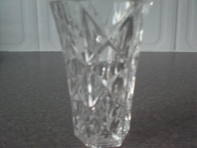 Preview of the first image of Very attractive - Clear Cut Glass vase flowers (New).