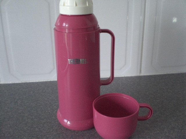 Preview of the first image of Thermos Flask with one cup.