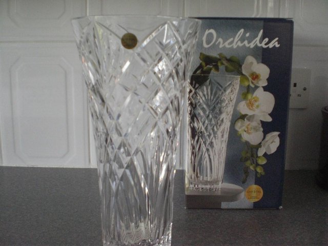 Image 2 of Capri 24% Lead Crystal Orchidea clear attractive 30cm vase