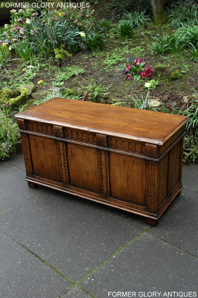 Image 10 of TITCHMARSH AND GOODWIN OAK BLANKET TOY LOG BOX COFFER TABLE