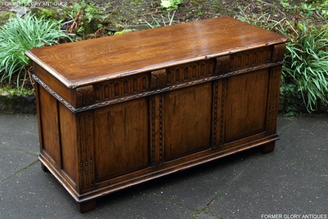 Image 11 of TITCHMARSH AND GOODWIN OAK BLANKET TOY LOG BOX COFFER TABLE