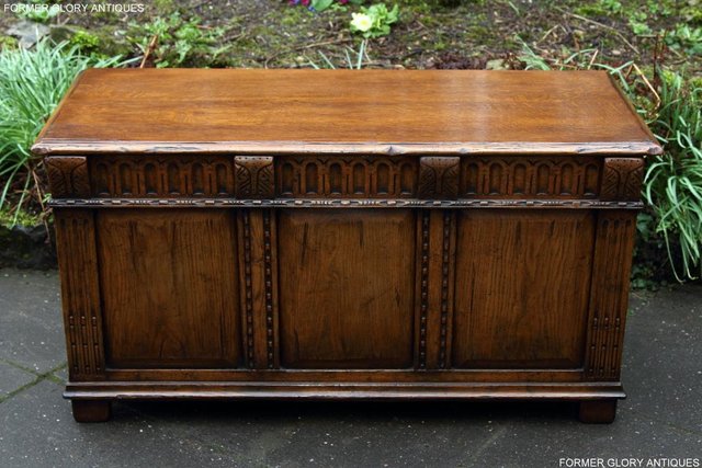 Image 16 of TITCHMARSH AND GOODWIN OAK BLANKET TOY LOG BOX COFFER TABLE