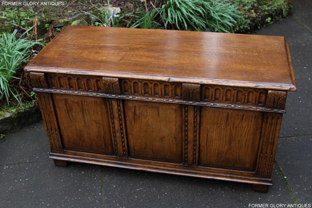 Image 27 of TITCHMARSH AND GOODWIN OAK BLANKET TOY LOG BOX COFFER TABLE