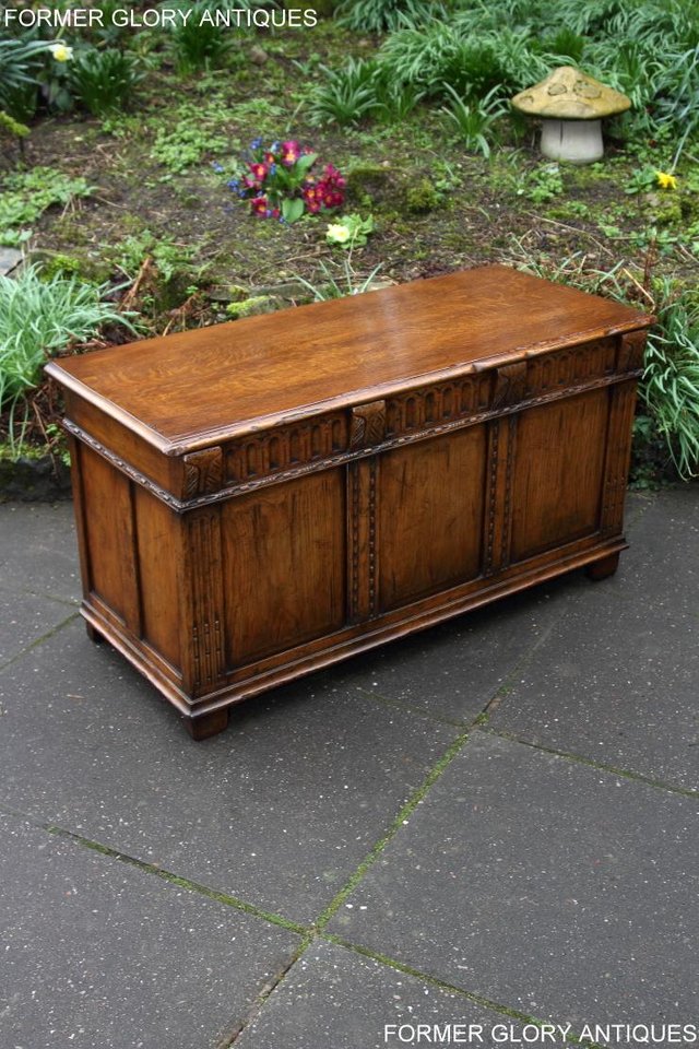 Image 29 of TITCHMARSH AND GOODWIN OAK BLANKET TOY LOG BOX COFFER TABLE