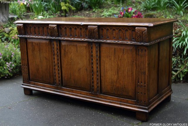 Image 31 of TITCHMARSH AND GOODWIN OAK BLANKET TOY LOG BOX COFFER TABLE