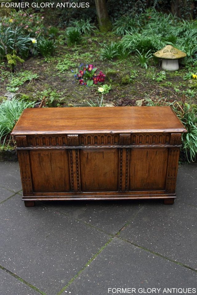 Image 48 of TITCHMARSH AND GOODWIN OAK BLANKET TOY LOG BOX COFFER TABLE