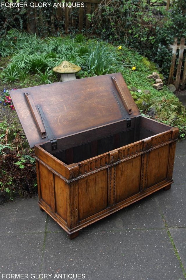 Image 64 of TITCHMARSH AND GOODWIN OAK BLANKET TOY LOG BOX COFFER TABLE