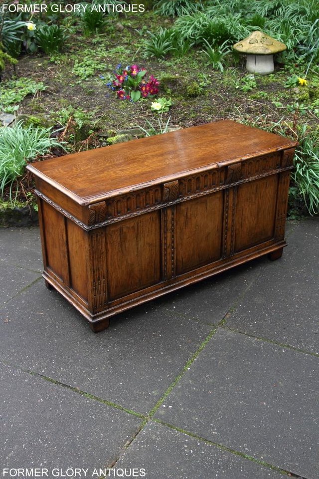 Image 73 of TITCHMARSH AND GOODWIN OAK BLANKET TOY LOG BOX COFFER TABLE