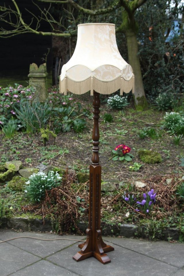 Image 48 of OLD CHARM LIGHT OAK STANDARD TABLE ARMCHAIR LAMP LIGHT SHADE
