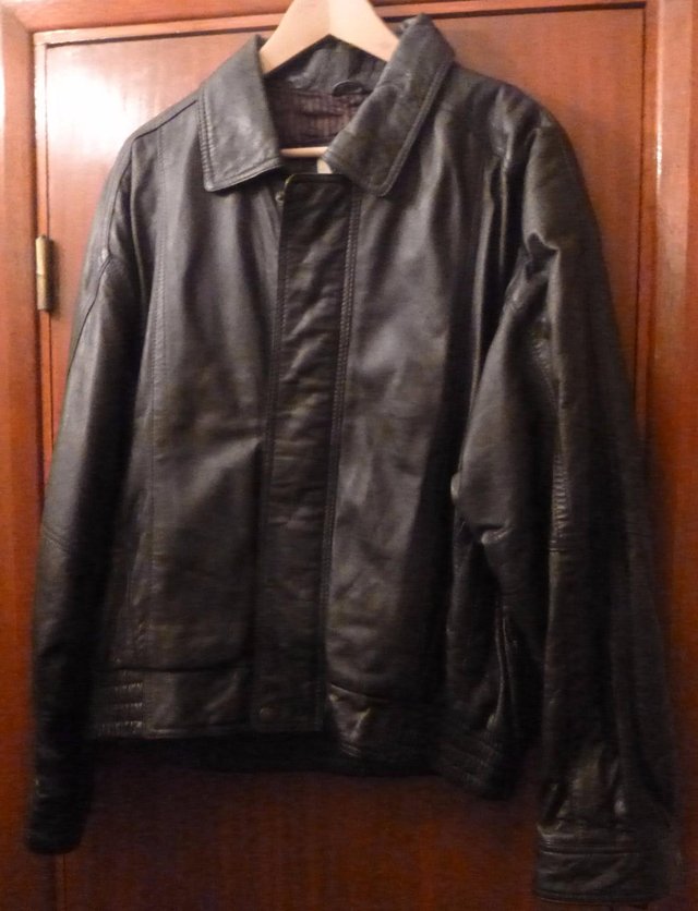 Preview of the first image of MEN'S BILL BLASS VINTAGE LEATHER BOMBER JACKET FULL PADDED L.