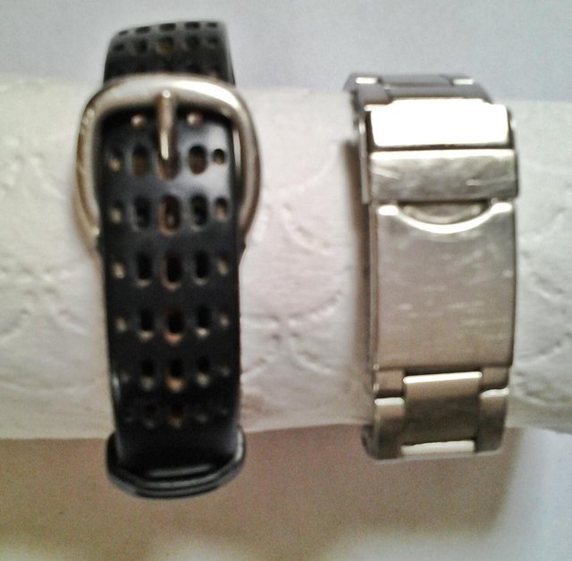 Image 3 of 2 Classic Watches (Quartz) 1  Nike