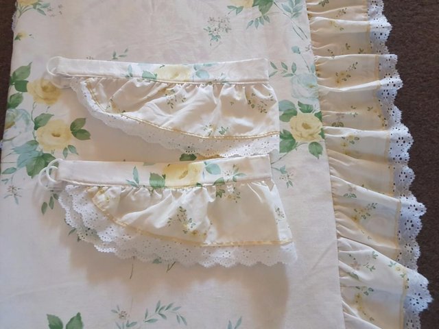 Image 2 of Pretty Cottage Style Lace Trimmed Curtains with tiebacks