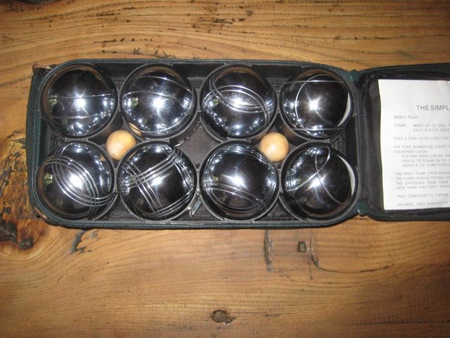 Preview of the first image of BOULES set for sale.
