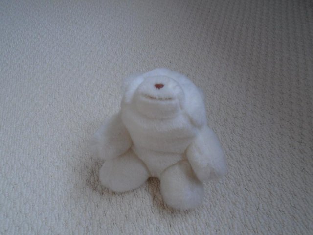 Preview of the first image of 1980s Gund Polar Bear.