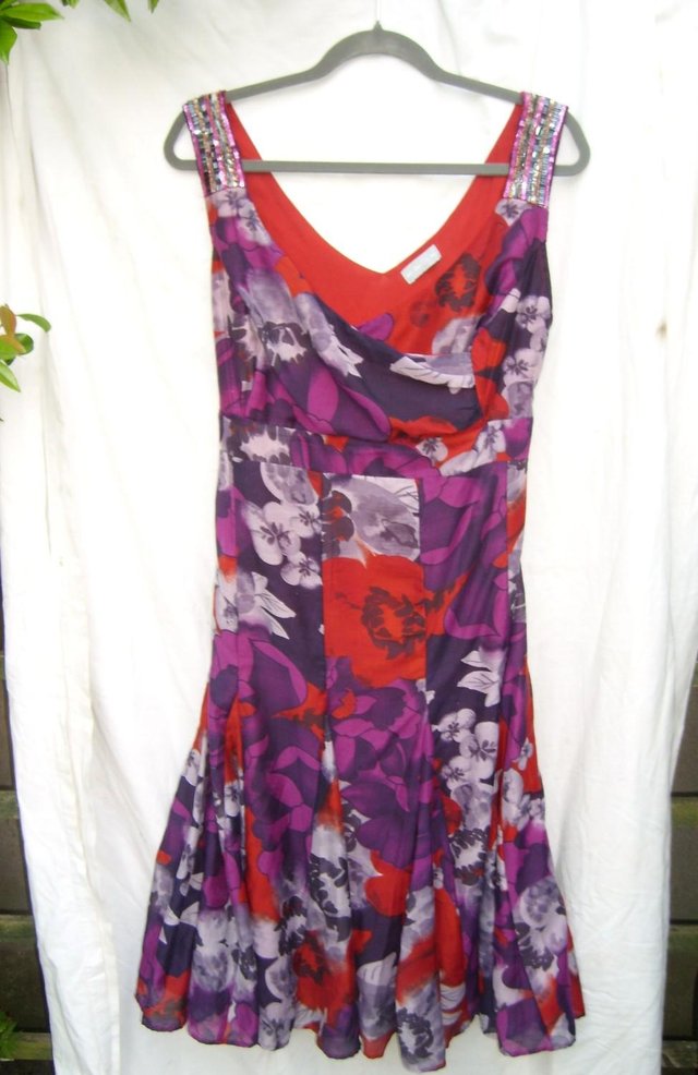 Preview of the first image of Per Una Red/Purple Flowery Summer Dress - Size 18L.