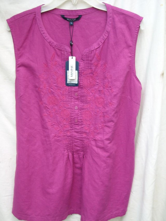 Preview of the first image of MAINE Cerise Top - Size 16 - NEW.