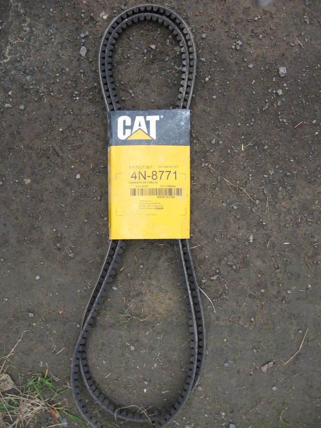 Image 2 of CAT 312 fan belt set,