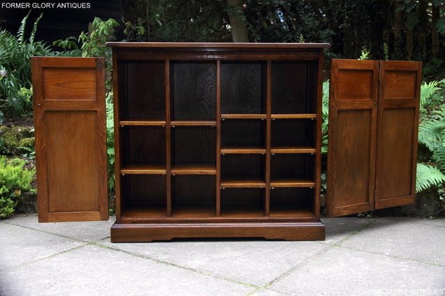 Image 11 of OLD CHARM LIGHT OAK DVD CD CABINET STAND SIDEBOARD BOOKCASE