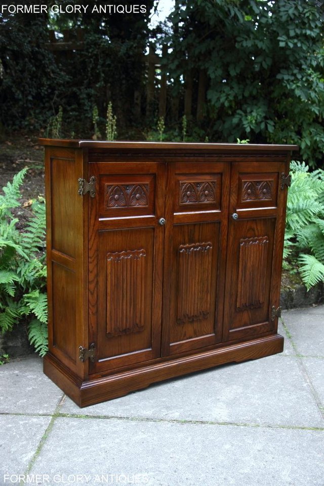 Image 14 of OLD CHARM LIGHT OAK DVD CD CABINET STAND SIDEBOARD BOOKCASE