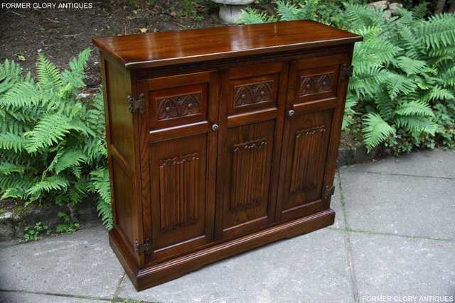 Image 37 of OLD CHARM LIGHT OAK DVD CD CABINET STAND SIDEBOARD BOOKCASE