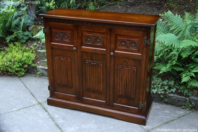 Image 76 of OLD CHARM LIGHT OAK DVD CD CABINET STAND SIDEBOARD BOOKCASE